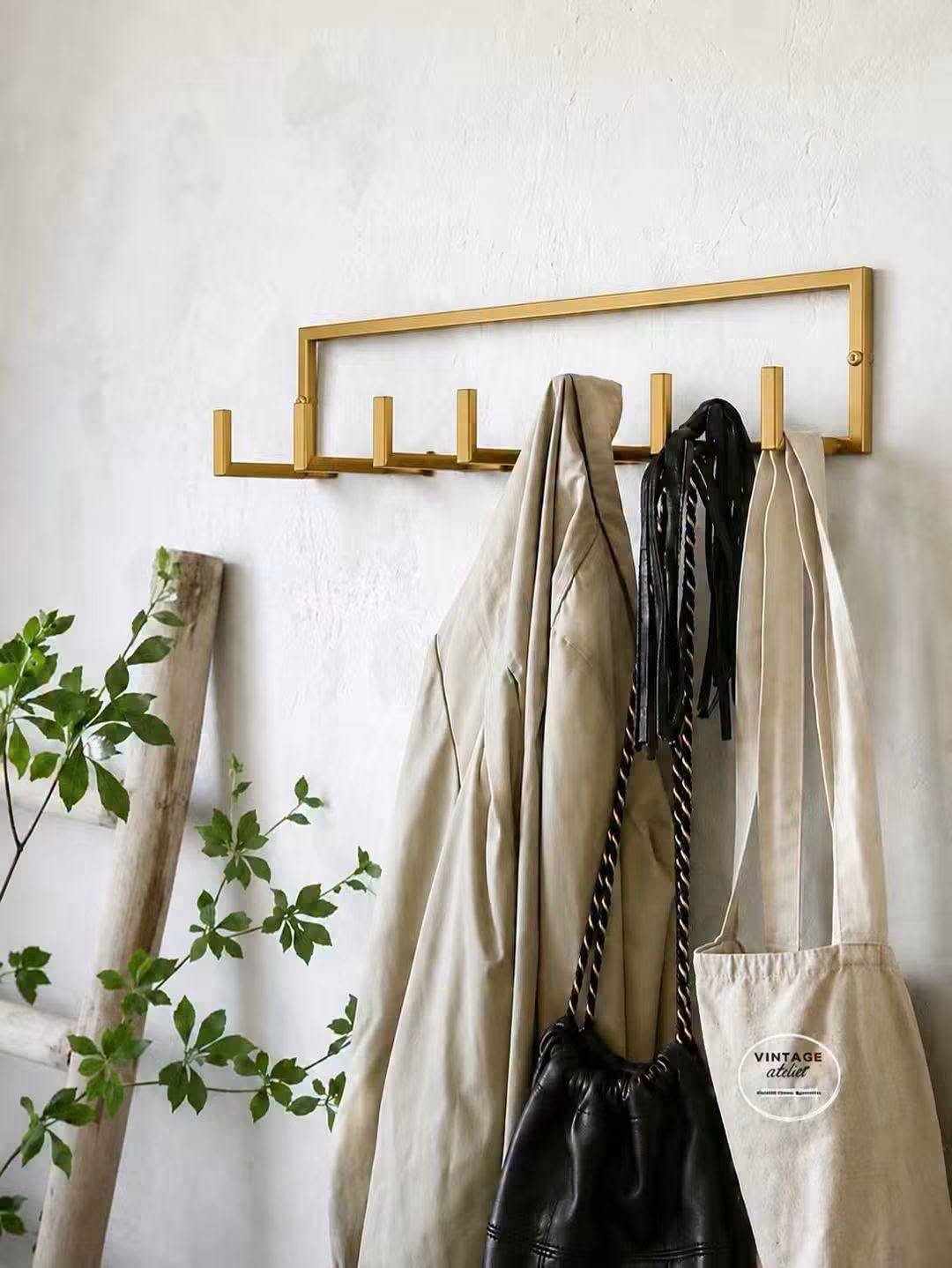 Slender hanger